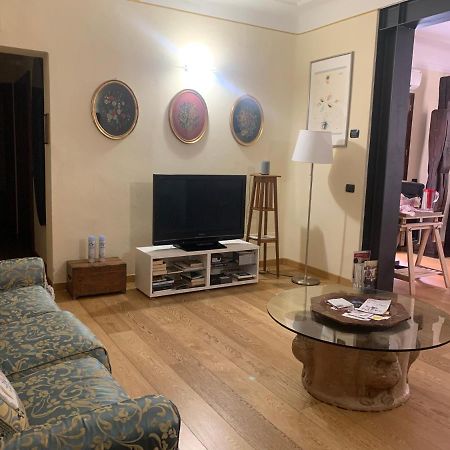 C-Rooms, Residenza Correggio ปาร์มา ภายนอก รูปภาพ