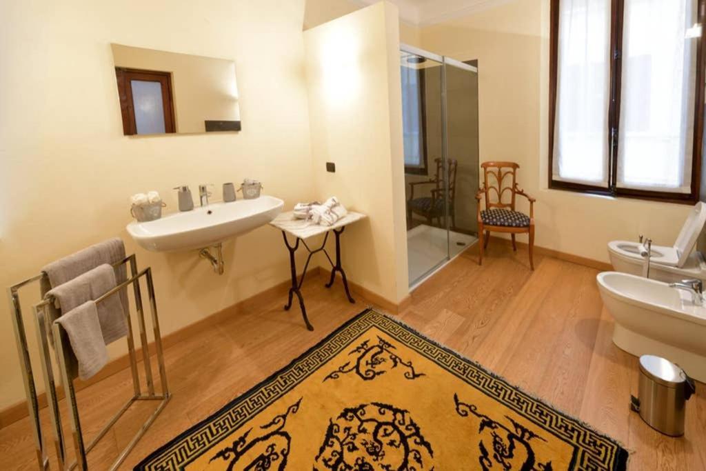 C-Rooms, Residenza Correggio ปาร์มา ภายนอก รูปภาพ